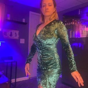 Mini dress emerald color, very soft